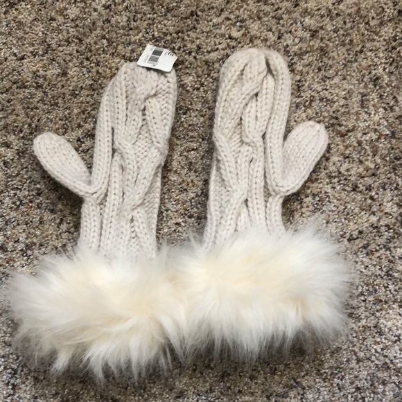 NWT Athleta hat and mittens - Picture 3 of 6